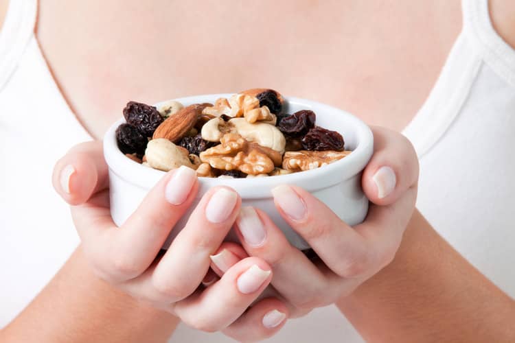 Nuts during breastfeeding