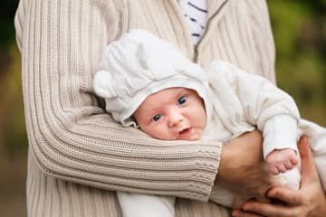 Tiger in the tree – tiger position not only for burping the newborn